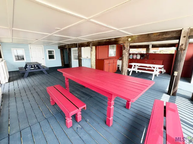 $1,099,000 | 2170 Highway 1, Grand Isle, LA 70358