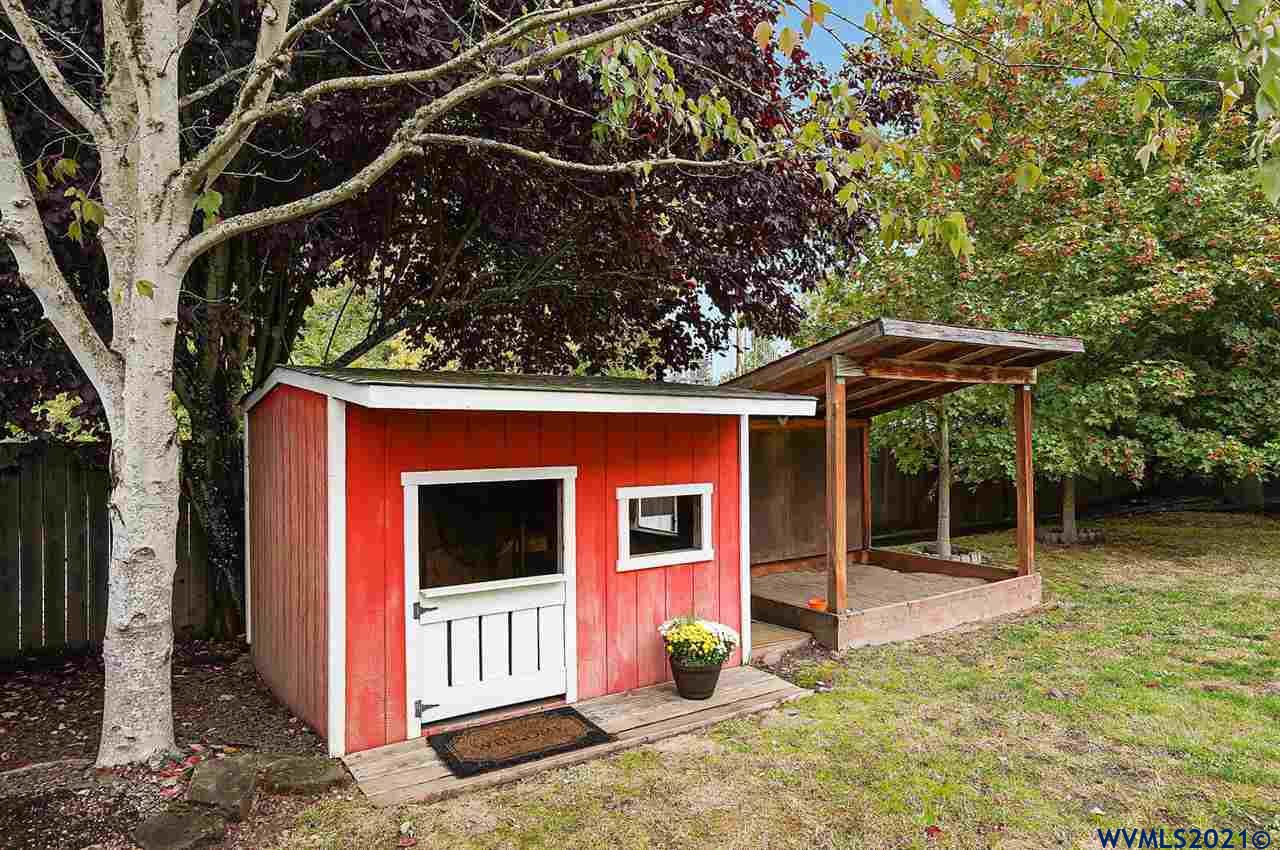 2077 Chase Loop Southwest Albany, OR 97321 - Photo 35 of 42