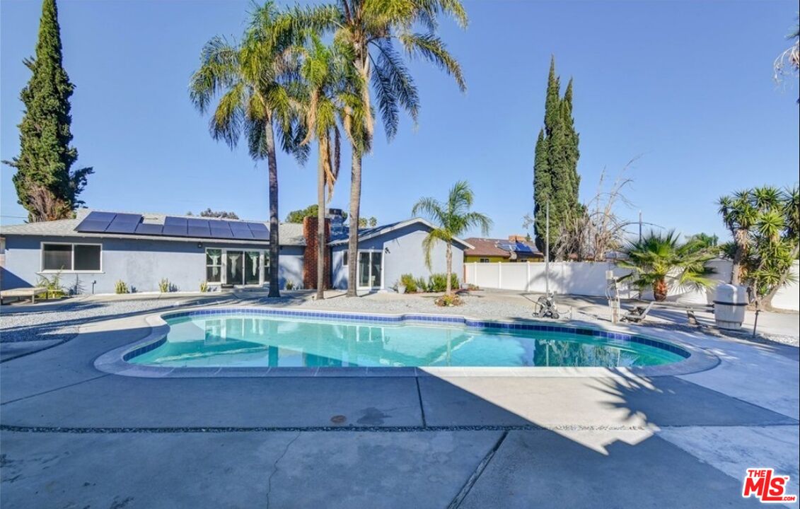 369 East Van Koevering Street Rialto, CA 92376 - Photo 39 of 55