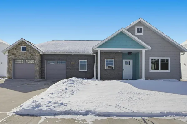 $459,900 | 1576 75th Avenue South, Fargo, ND 58104