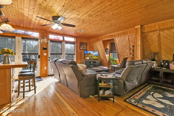 $589,000 | 260 Indian Rock Trail, Jamestown, TN 38556