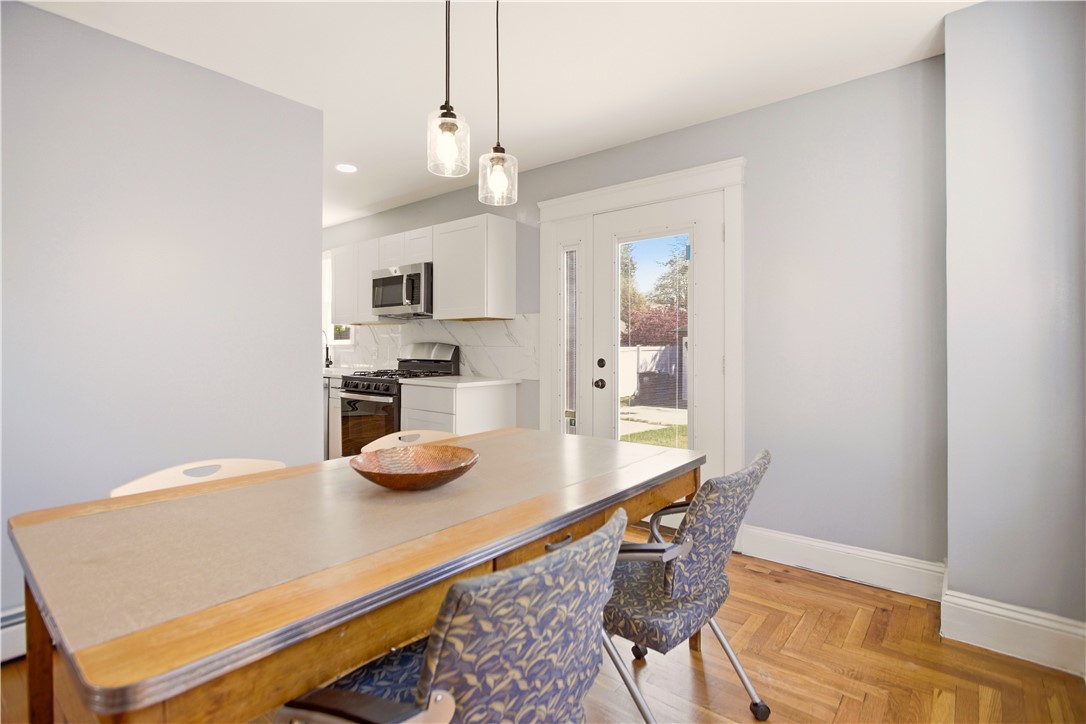 18 Harding Avenue Cranston, RI 02905 - Photo 11 of 33