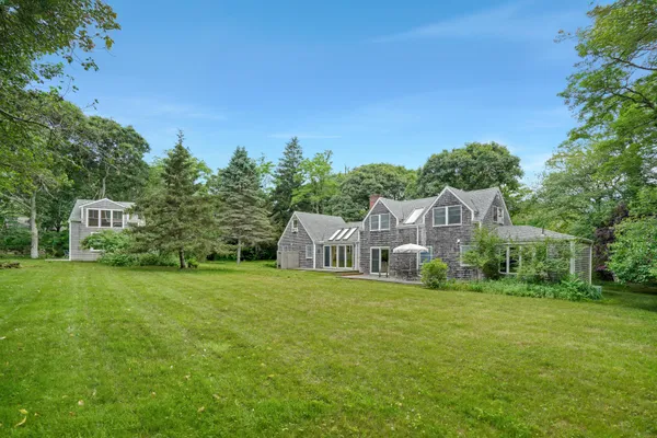 $1,895,000 | 174 Middle Road, Chilmark, MA 02535