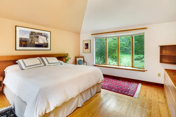 $1,895,000 | 174 Middle Road, Chilmark, MA 02535