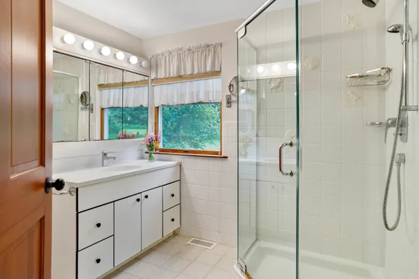 $1,895,000 | 174 Middle Road, Chilmark, MA 02535