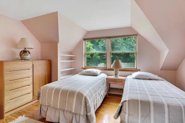 $1,895,000 | 174 Middle Road, Chilmark, MA 02535