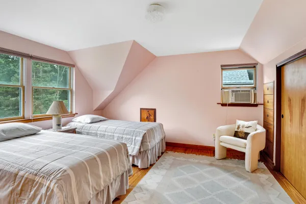 $1,895,000 | 174 Middle Road, Chilmark, MA 02535