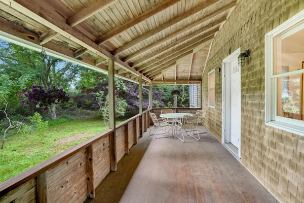 $1,895,000 | 174 Middle Road, Chilmark, MA 02535