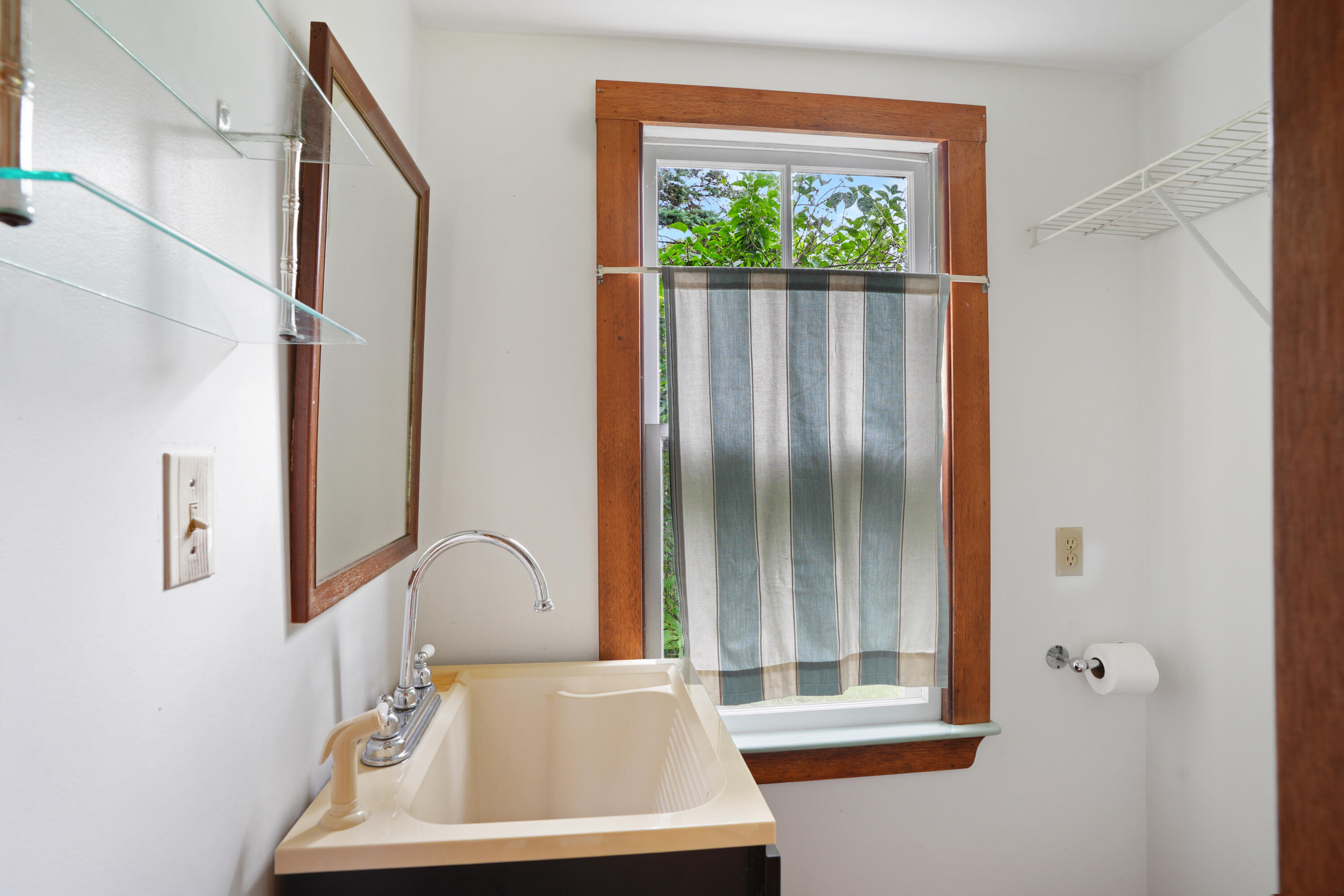 174 Middle Road Chilmark, MA 02535 - Photo 33 of 40 174 Middle Rd-37