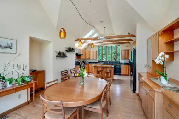 $1,895,000 | 174 Middle Road, Chilmark, MA 02535