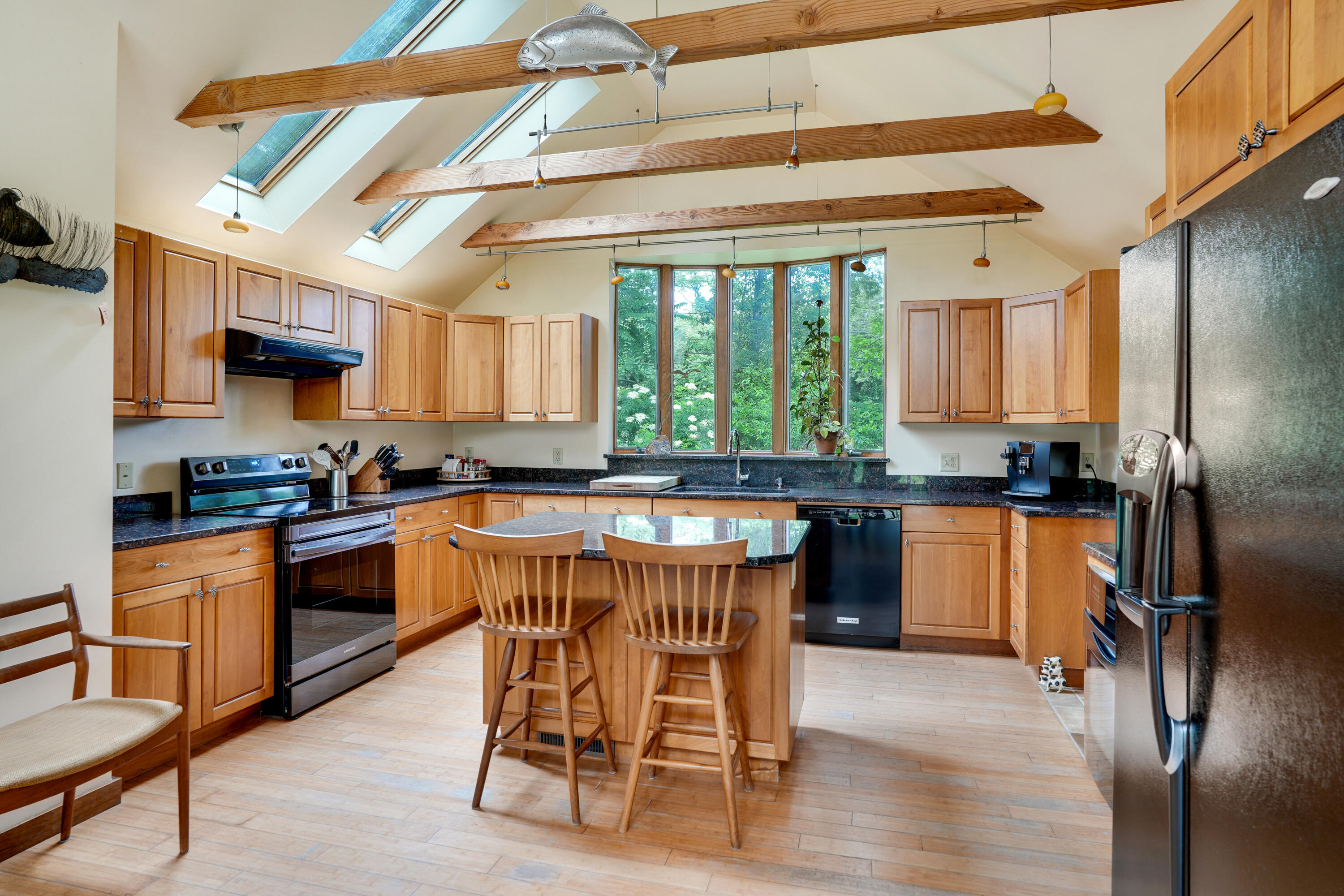 174 Middle Road Chilmark, MA 02535 - Photo 7 of 40 174 Middle Rd-3