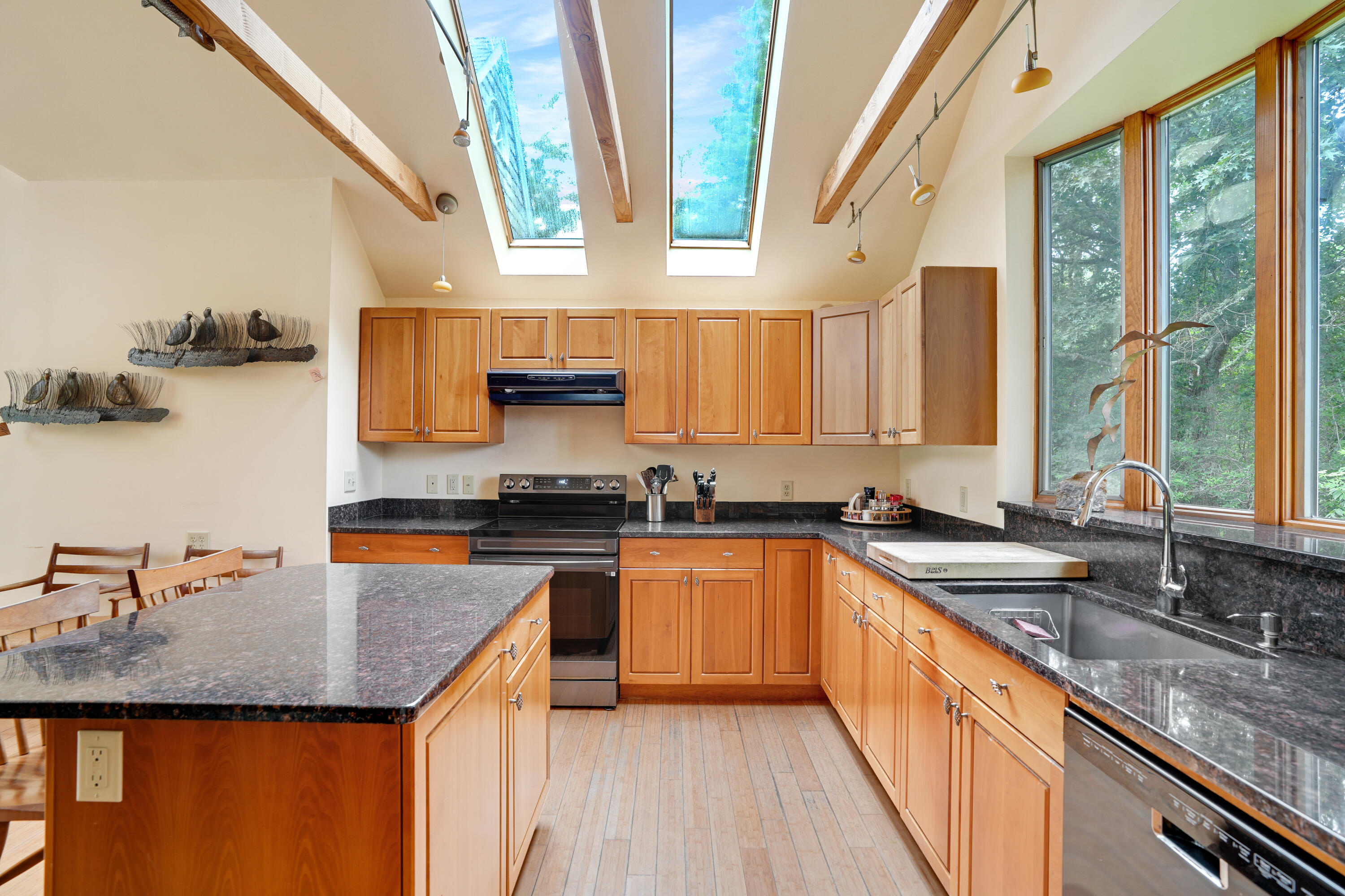 174 Middle Road Chilmark, MA 02535 - Photo 9 of 40 174 Middle Rd-6