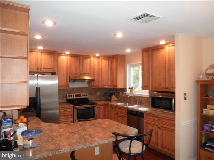 14 Stoneham Road Collegeville, PA 19426 - Photo 8 of 19 Gallery Image 8