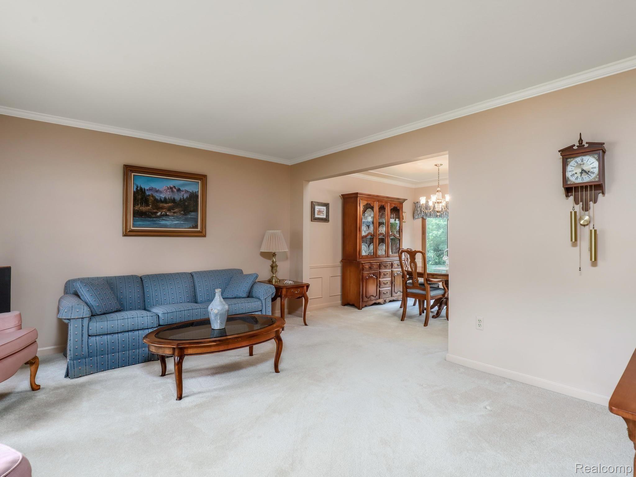 643 Shelley Drive Rochester, MI 48307 - Photo 10 of 46 Living Room