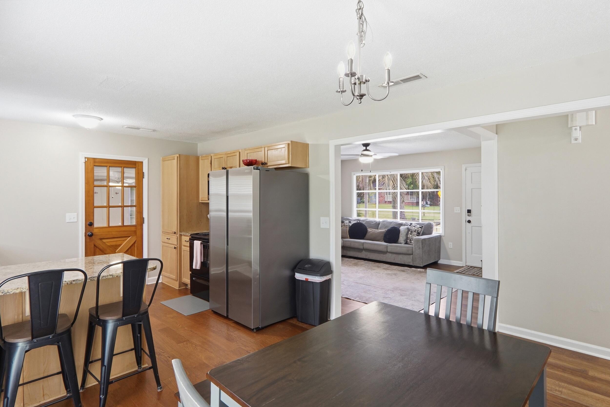 1237 Redeemer Drive Hanahan, SC 29410 - Photo 10 of 49