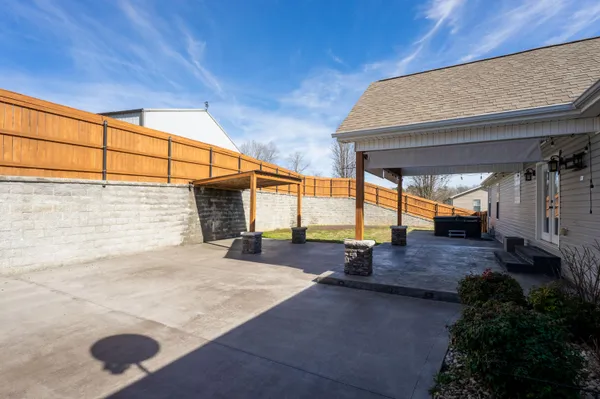 $649,000 | 668 Arlis Avenue, Dayton, TN 37321