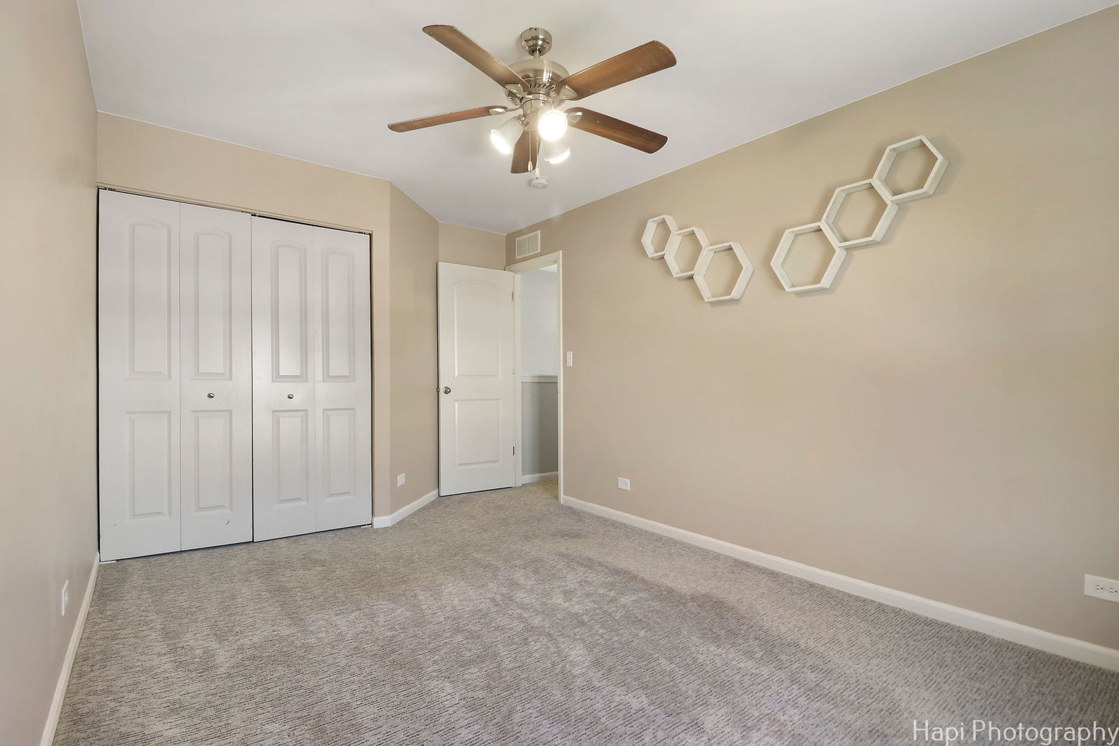 672 Anchorage Court Pingree Grove, IL 60140 - Photo 18 of 31 an empty room with a window