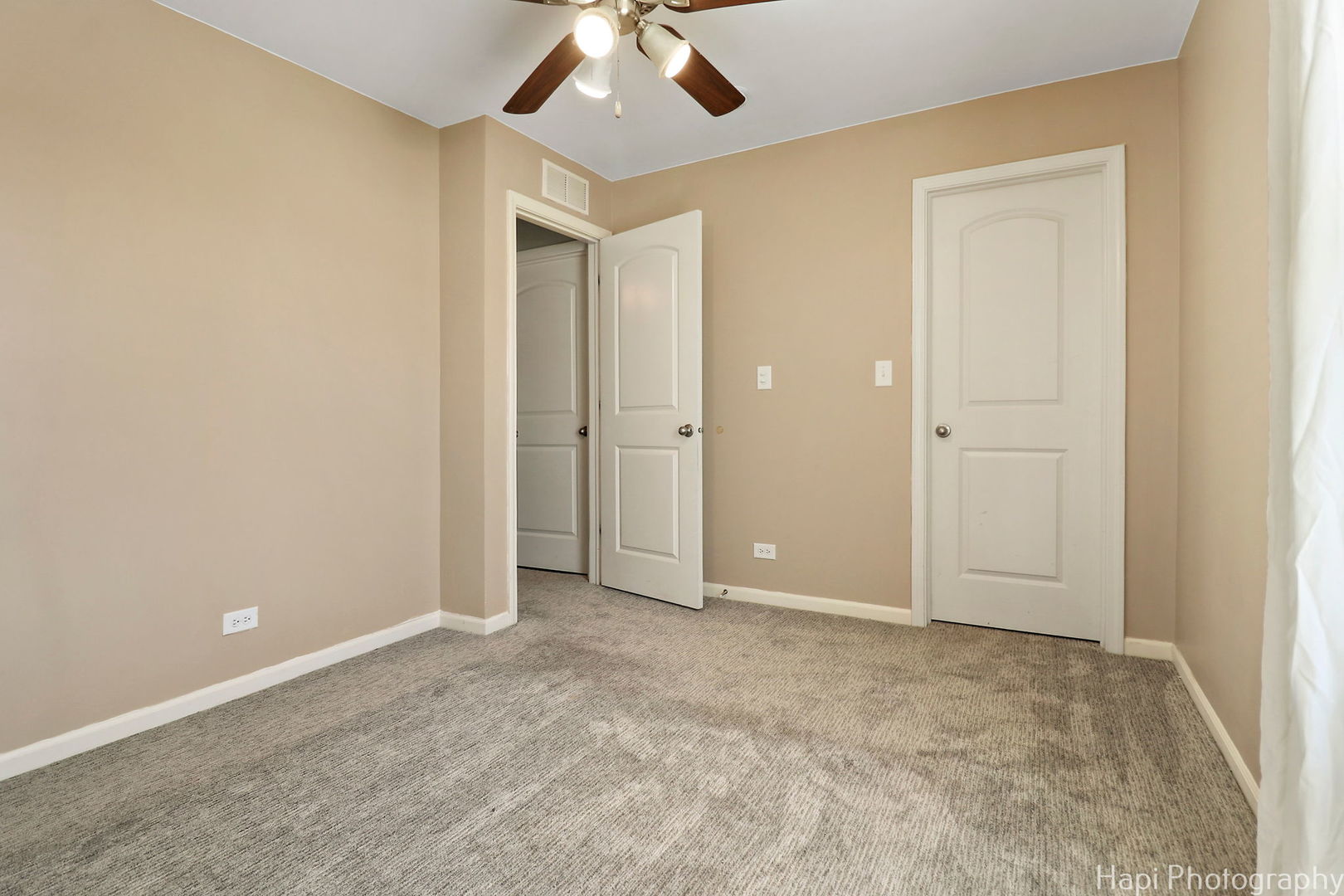 672 Anchorage Court Pingree Grove, IL 60140 - Photo 21 of 31 an empty room with a bathroom