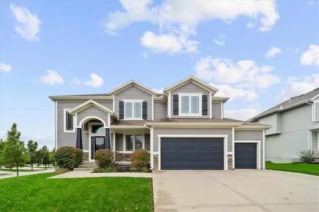 $575,000 | 2607 West Park Street, Olathe, KS 66061