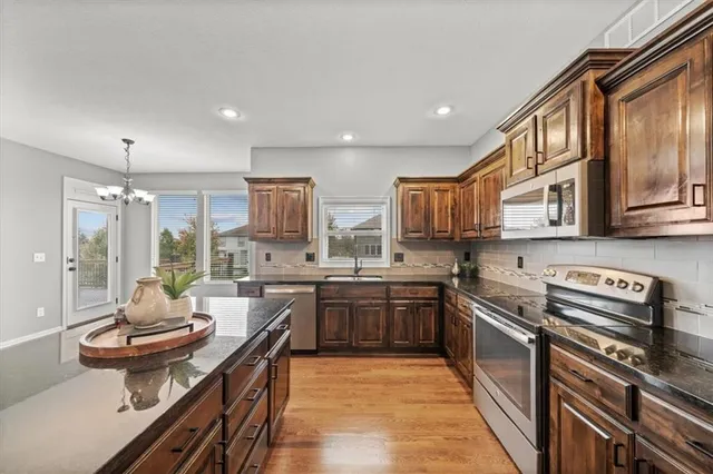 $575,000 | 2607 West Park Street, Olathe, KS 66061