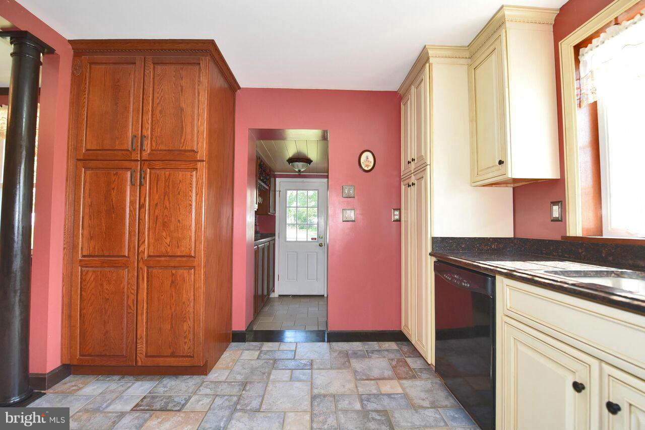 4108 Klausmier Road Baltimore, MD 21236 - Photo 12 of 30 Kitchen