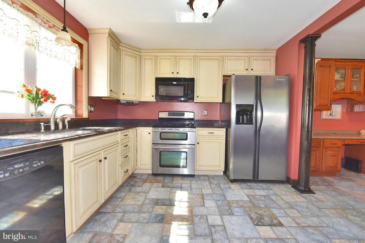 4108 Klausmier Road Baltimore, MD 21236 - Photo 8 of 30 Kitchen
