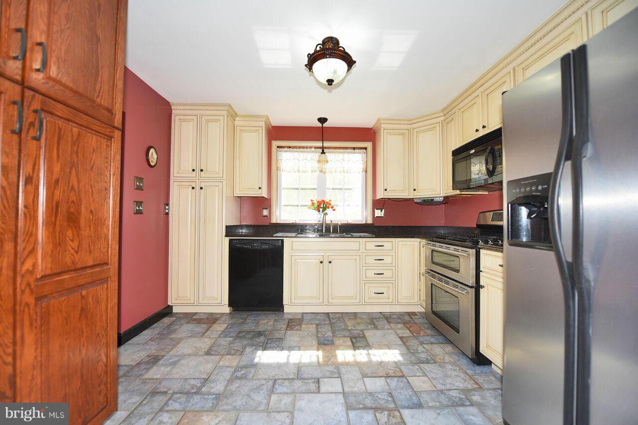 4108 Klausmier Road Baltimore, MD 21236 - Photo 9 of 30 Kitchen