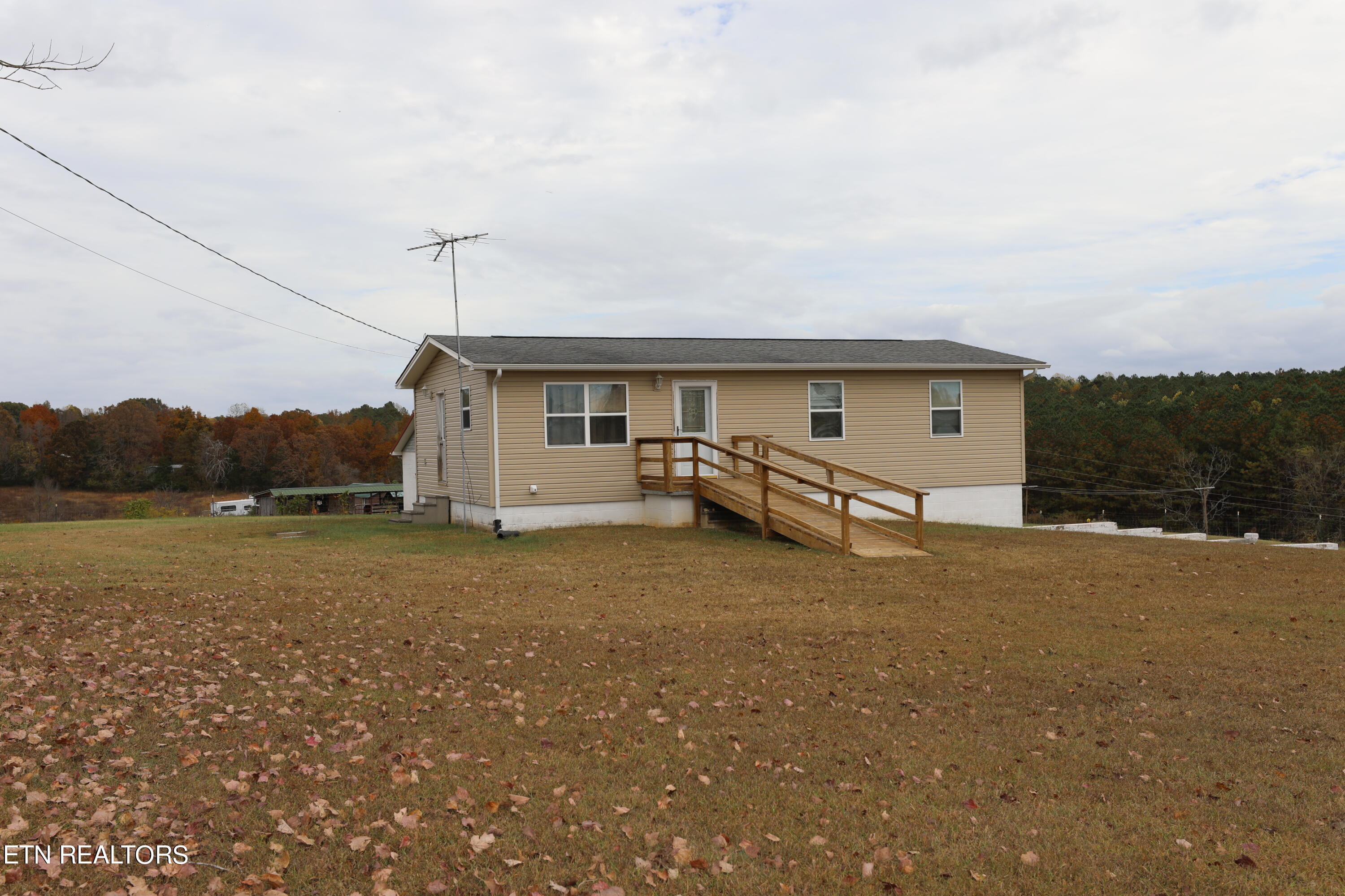 620 Ridge Road Madisonville, TN 37354 - Photo 9 of 47 144A2925