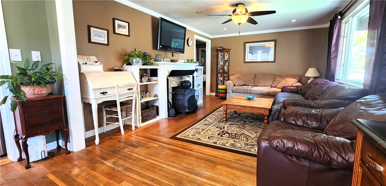 39 Hambly Road Tiverton, RI 02878 - Photo 10 of 29
