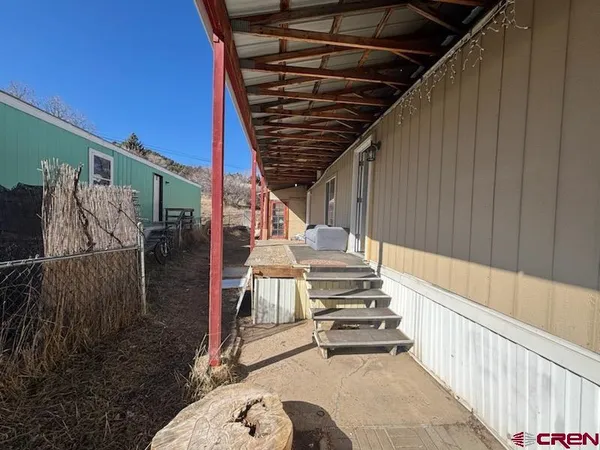 a view of a house with a tub