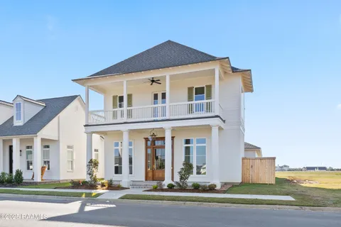 $696,400 | 204 Oceans Boulevard, Youngsville, LA 70592