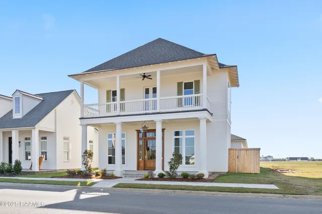 $696,400 | 204 Oceans Boulevard, Youngsville, LA 70592