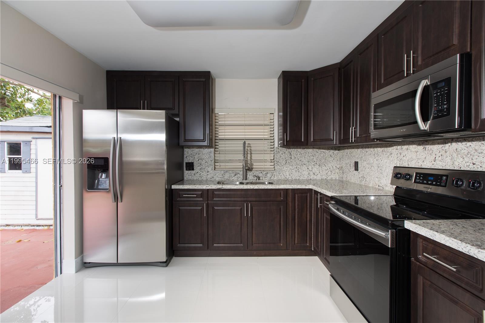 3832 Southwest 89th Court Miami, FL 33165 - Photo 11 of 18