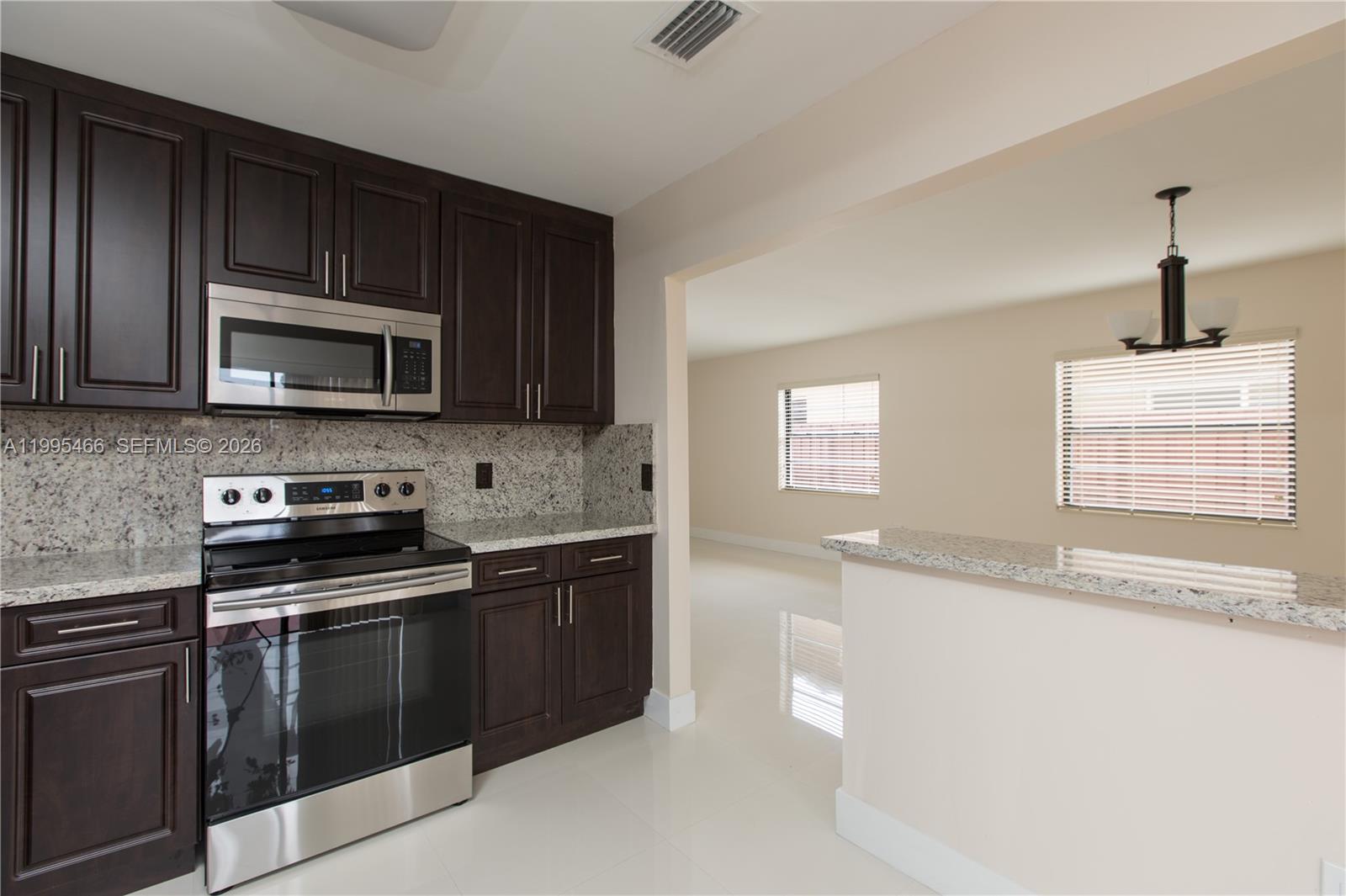 3832 Southwest 89th Court Miami, FL 33165 - Photo 10 of 18