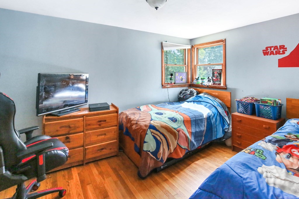 49 Batten Street Webster, MA 01570 - Photo 16 of 31