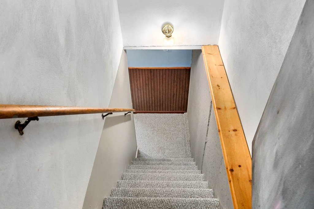 49 Batten Street Webster, MA 01570 - Photo 17 of 31