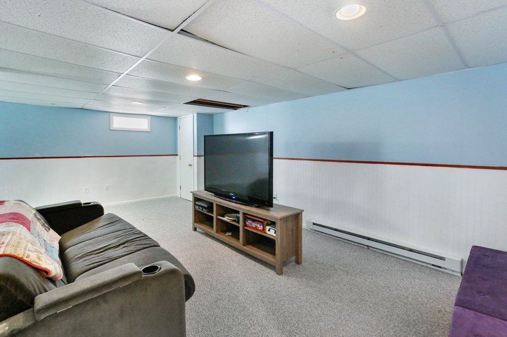 49 Batten Street Webster, MA 01570 - Photo 21 of 31