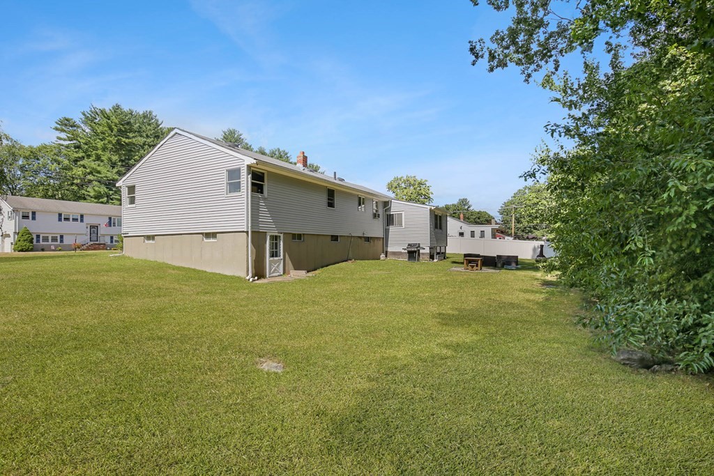 49 Batten Street Webster, MA 01570 - Photo 27 of 31