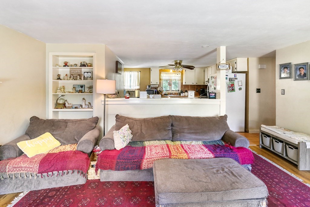 49 Batten Street Webster, MA 01570 - Photo 5 of 31