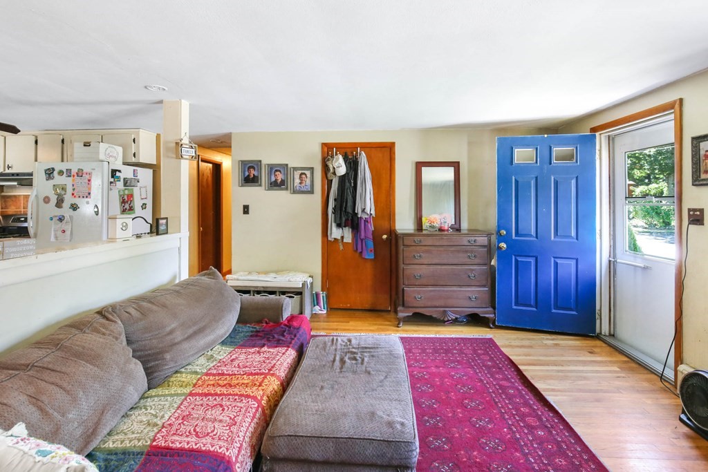 49 Batten Street Webster, MA 01570 - Photo 6 of 31