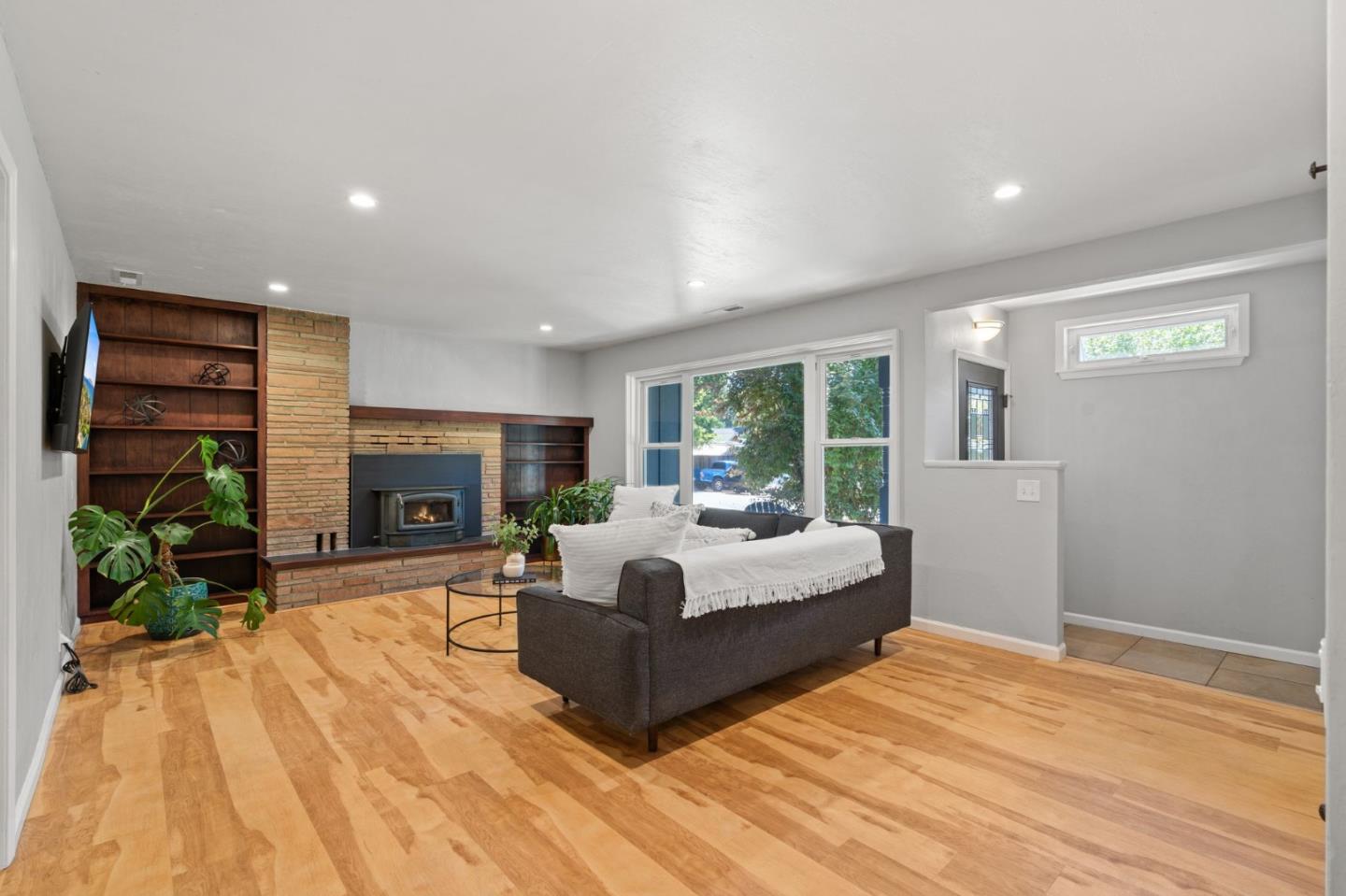 61 Green Valley Road Scotts Valley, CA 95066 - Photo 8 of 37 Gallery Image 8