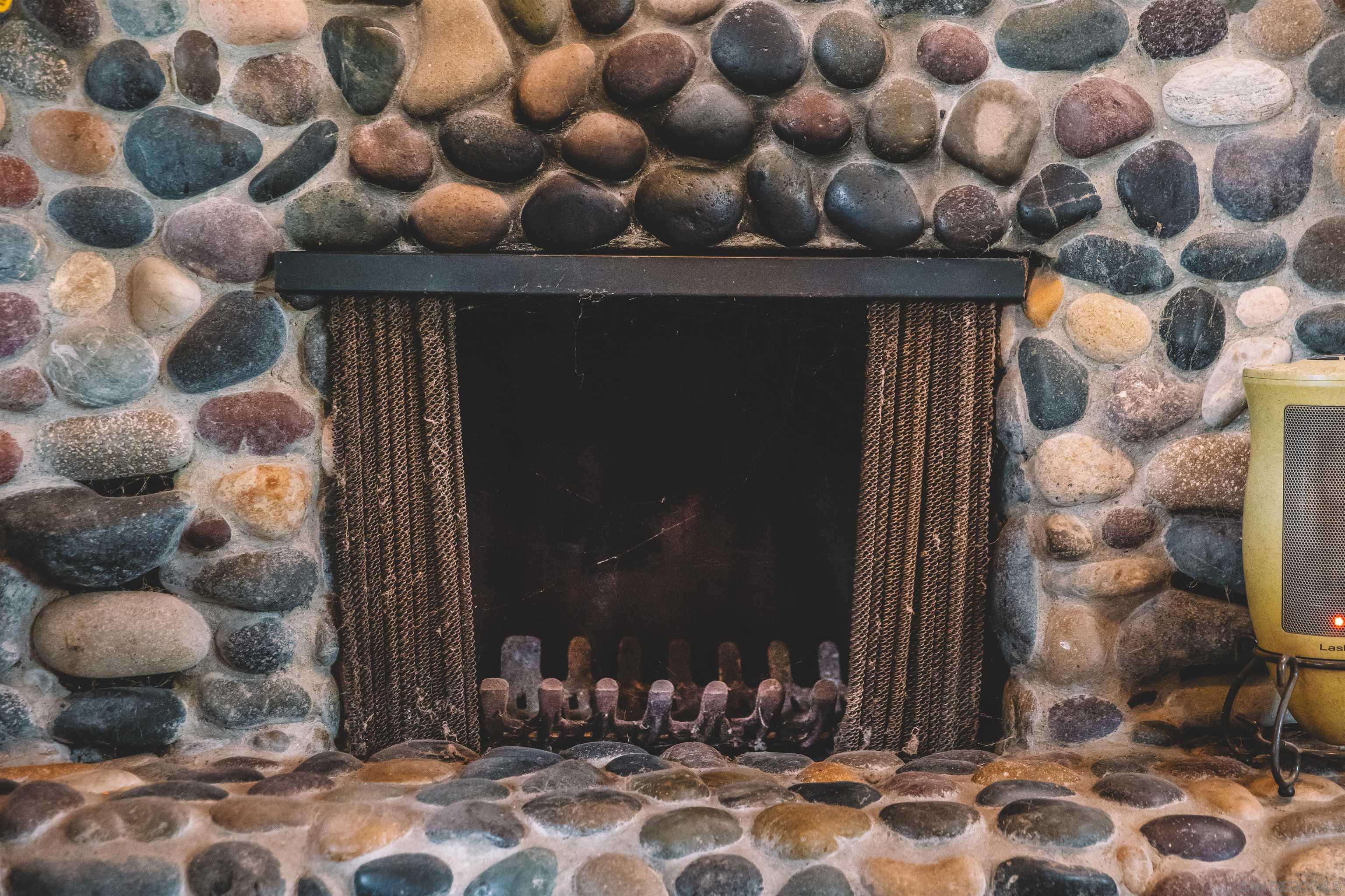 1347 Summit Avenue, Unit MIDDLE Encinitas, CA 92007 - Photo 7 of 19 a view of an outdoor space