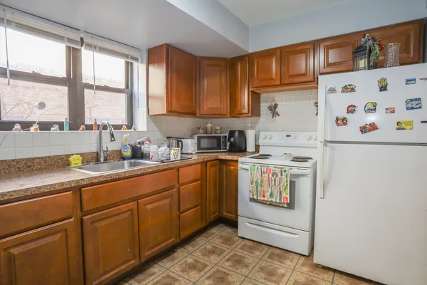$1,850 | 9020 Lamon Avenue, Unit GE, Skokie, IL 60077