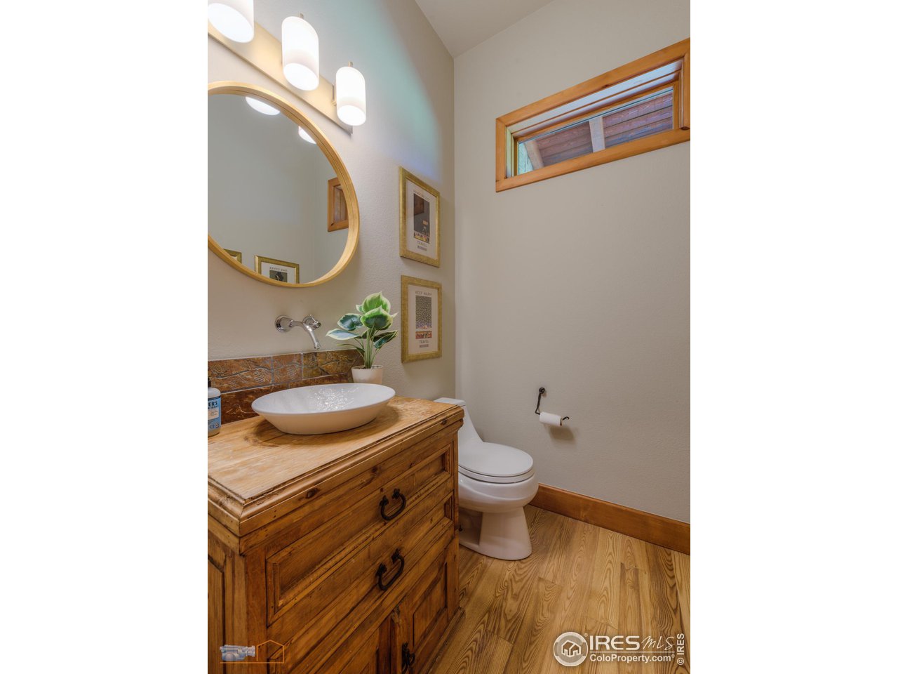 9428 Gunbarrel Ridge Road Boulder, CO 80301 - Photo 18 of 40 Powder Room