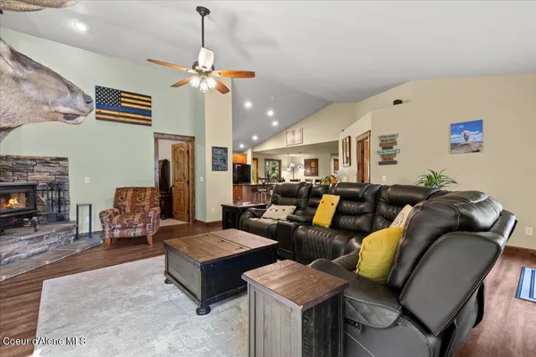 $998,000 | 438 Berry Hill, Cocolalla, ID 83813
