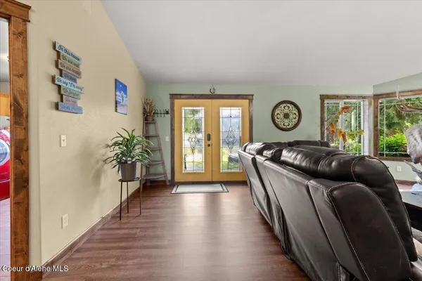 $998,000 | 438 Berry Hill, Cocolalla, ID 83813