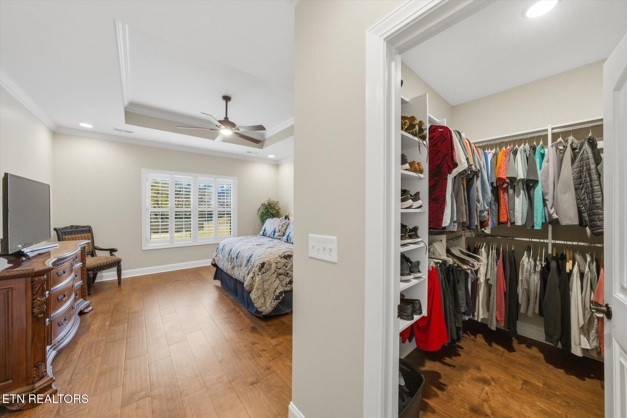 7122 Volunteer Rdg Lane Knoxville, TN 37918 - Photo 18 of 34 a view of walk in closet with clothes and shoes