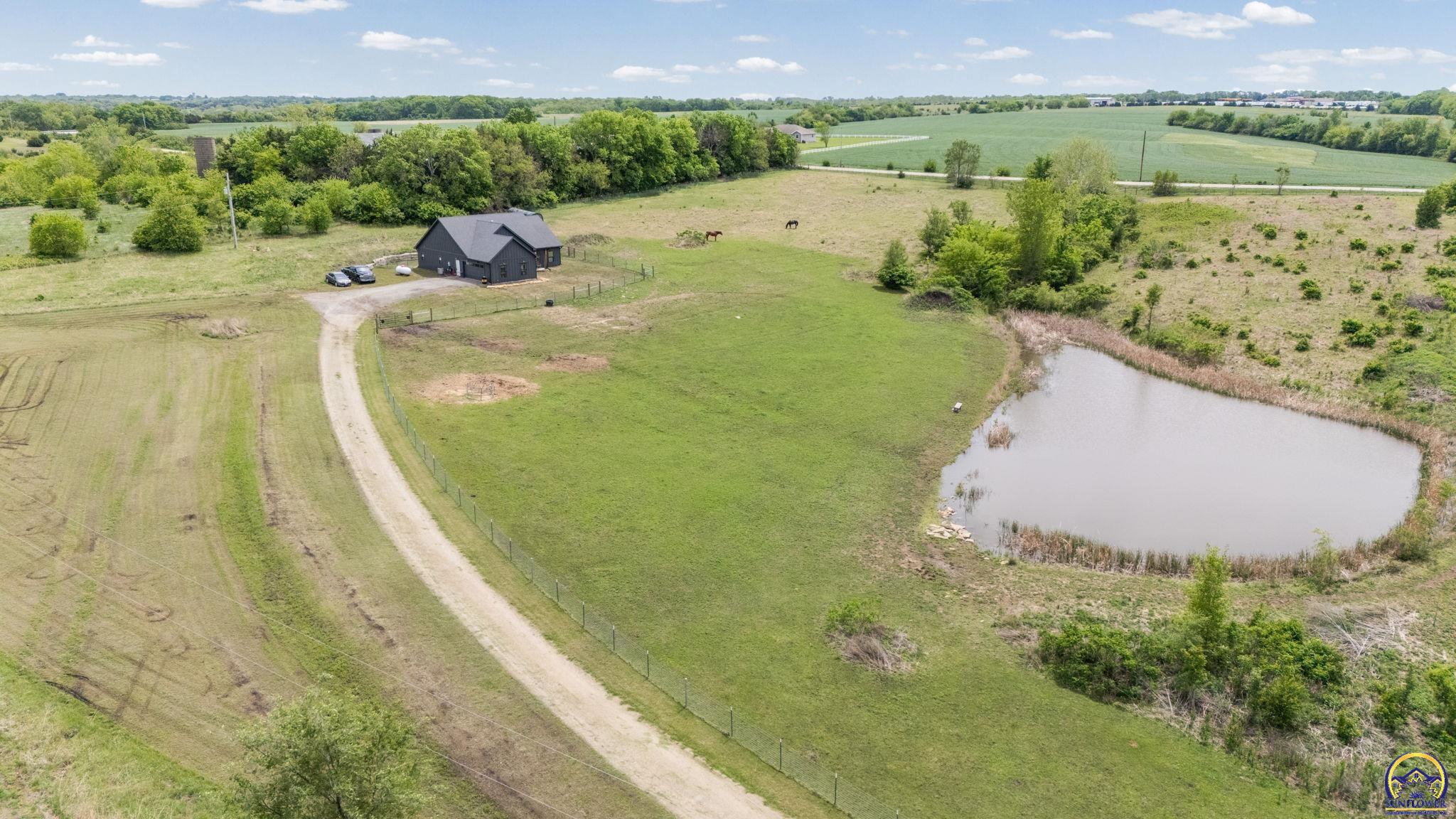 1714 Southeast Herschell Road Tecumseh, KS 66542 - Photo 2 of 35