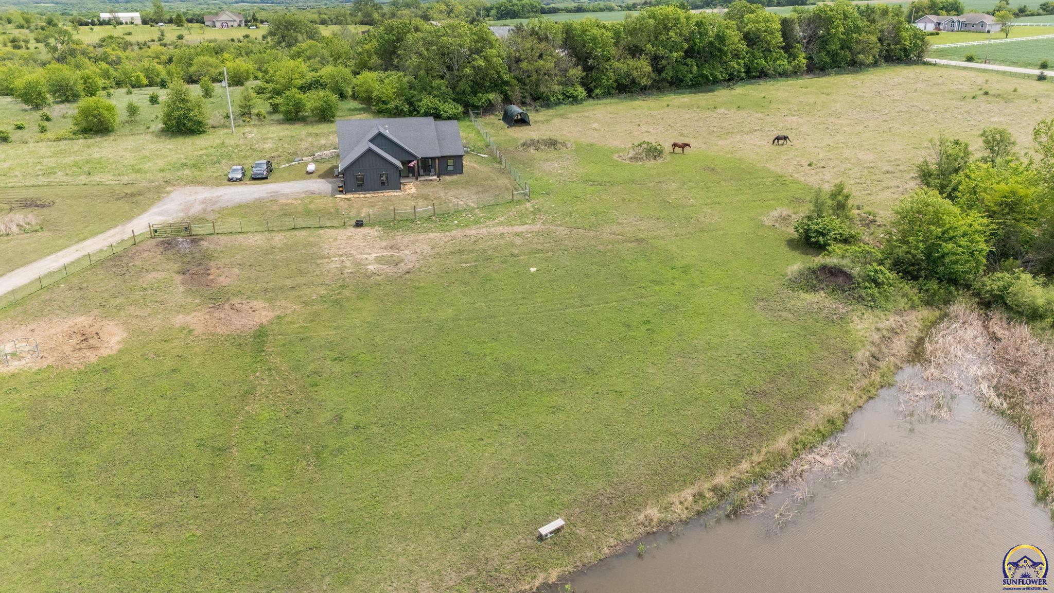 1714 Southeast Herschell Road Tecumseh, KS 66542 - Photo 3 of 35