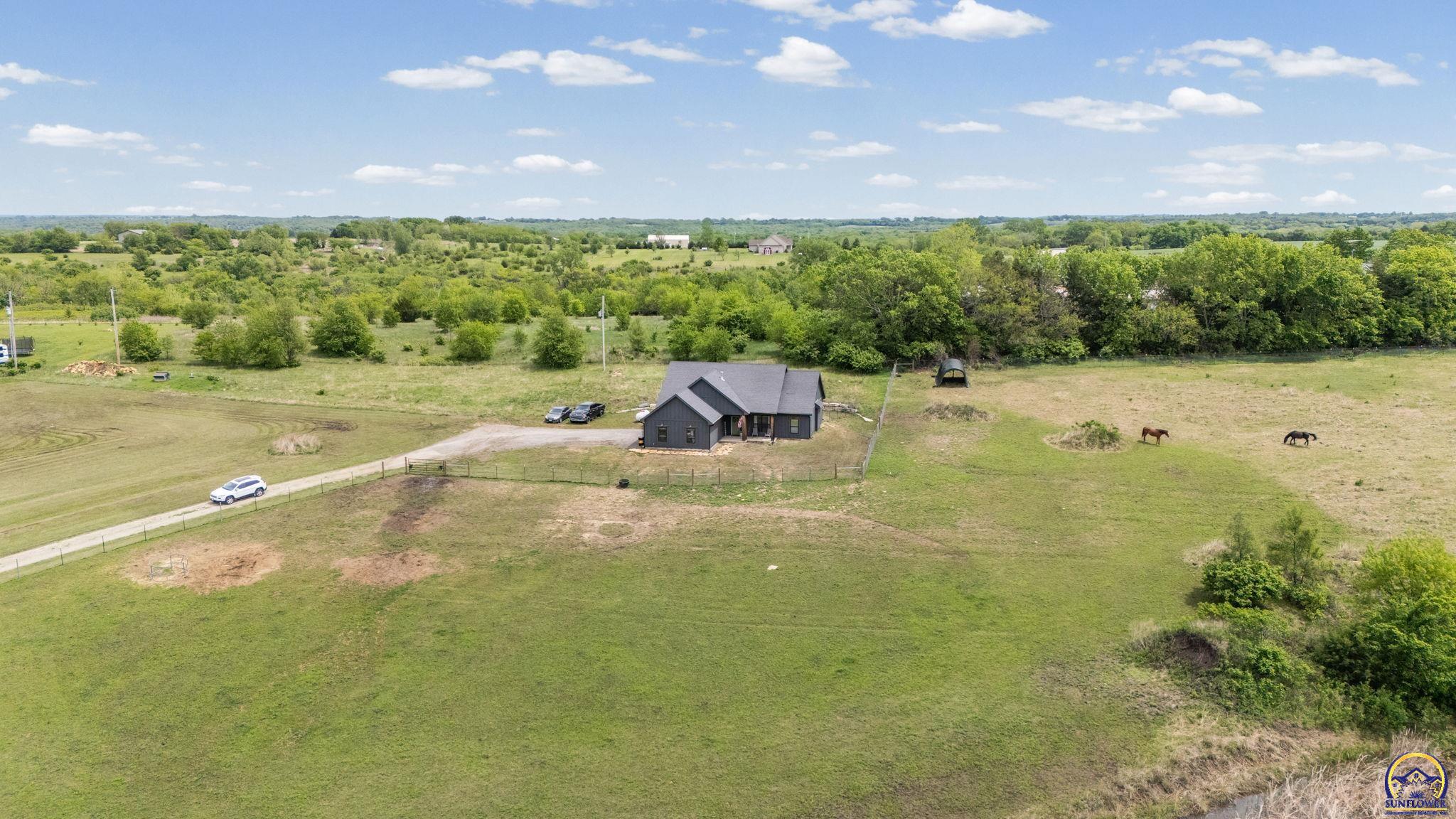 1714 Southeast Herschell Road Tecumseh, KS 66542 - Photo 4 of 35